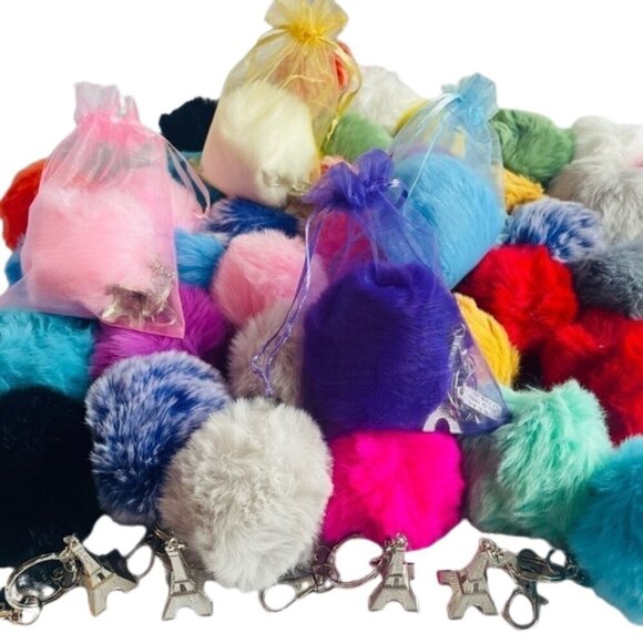 I Love โค๏ธ Paris | Eiffel Tower & Pompom Handmade Craft Keychain ๐ - Picture 2 of 16